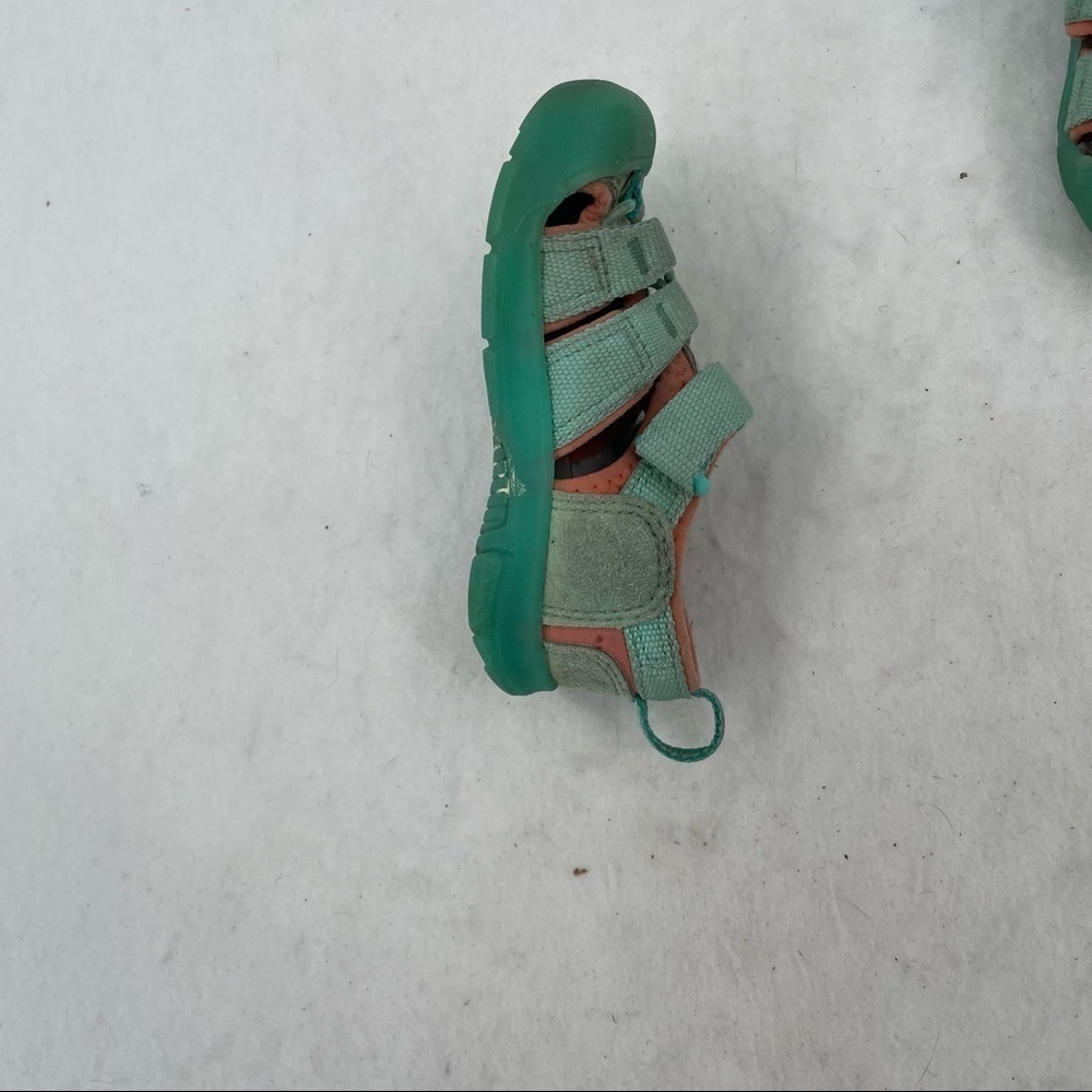 KEEN Girls Newport H2 Sandal Color: Cockatoo/Coral size: 6 - Picture 7 of 16